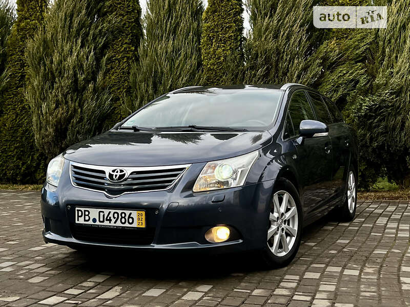 2011 toyota avensis