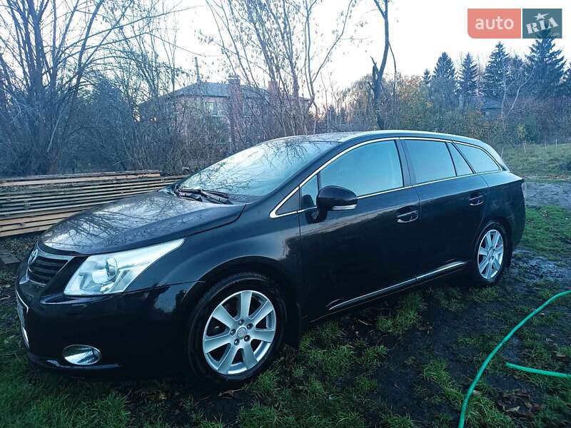 2011 toyota avensis