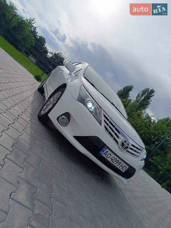 2011 toyota avensis