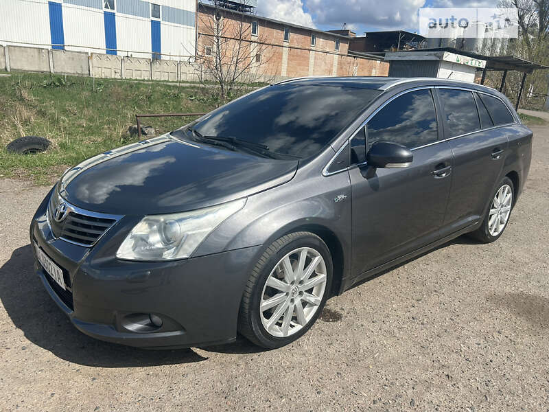 2011 toyota avensis