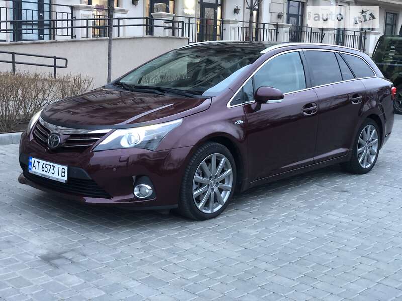 2012 toyota avensis