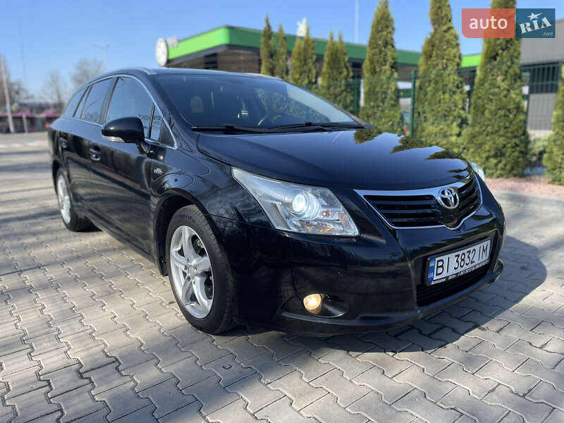 2010 toyota avensis