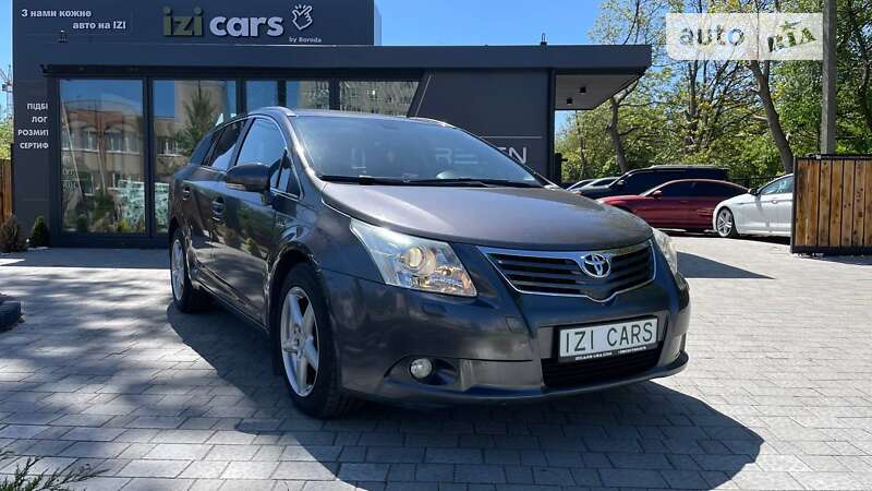 2010 toyota avensis