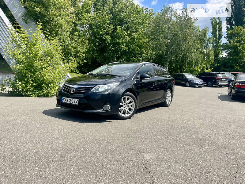 2014 toyota avensis