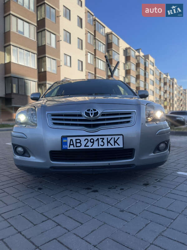2008 toyota avensis