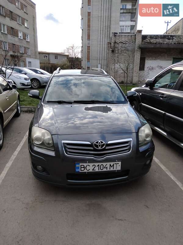 2008 toyota avensis