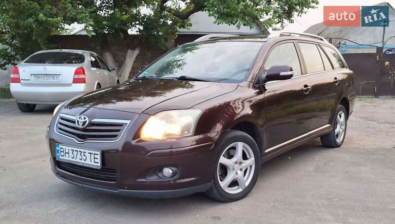 2008 toyota avensis
