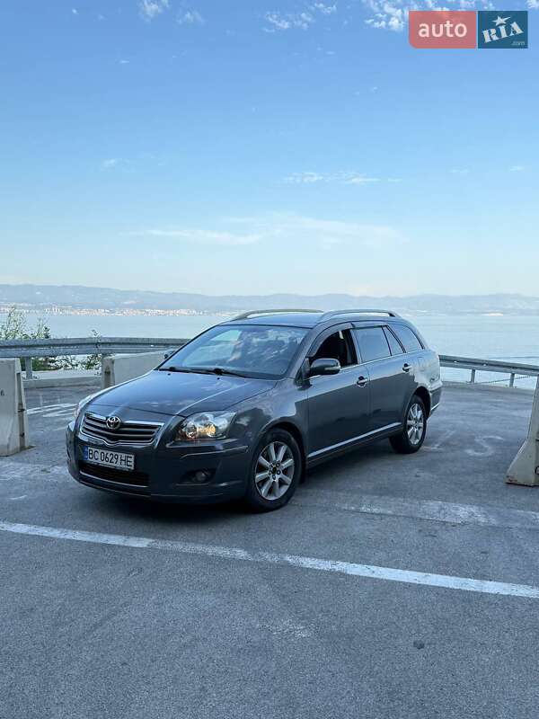 2008 toyota avensis