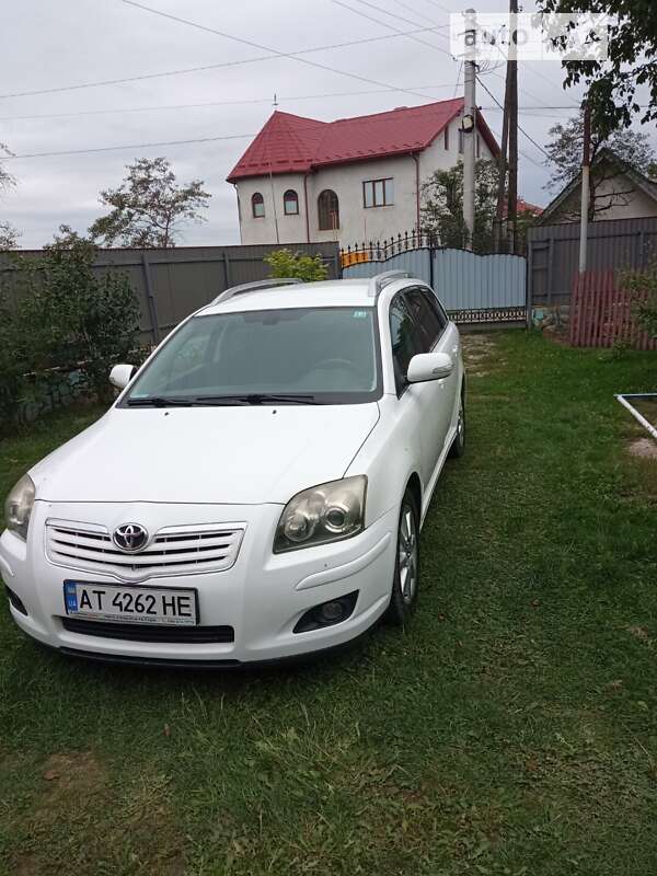 2008 toyota avensis