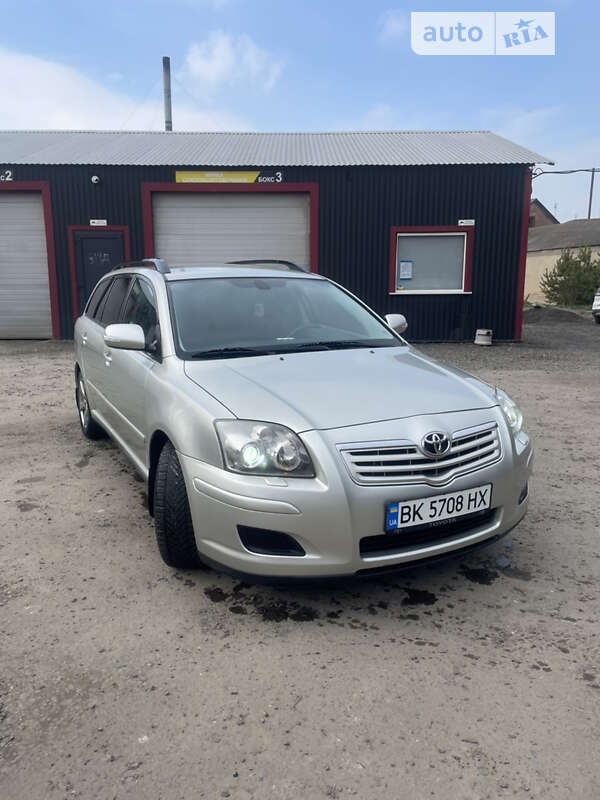 2007 toyota avensis