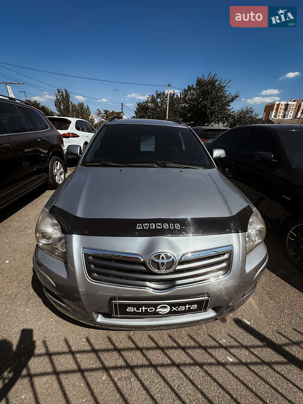 2008 toyota avensis