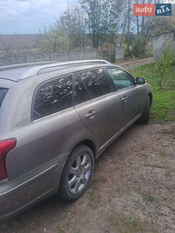 2006 toyota avensis