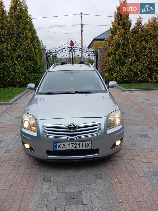 2009 toyota avensis