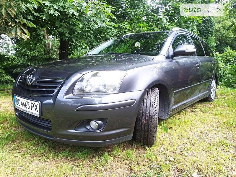 2008 toyota avensis