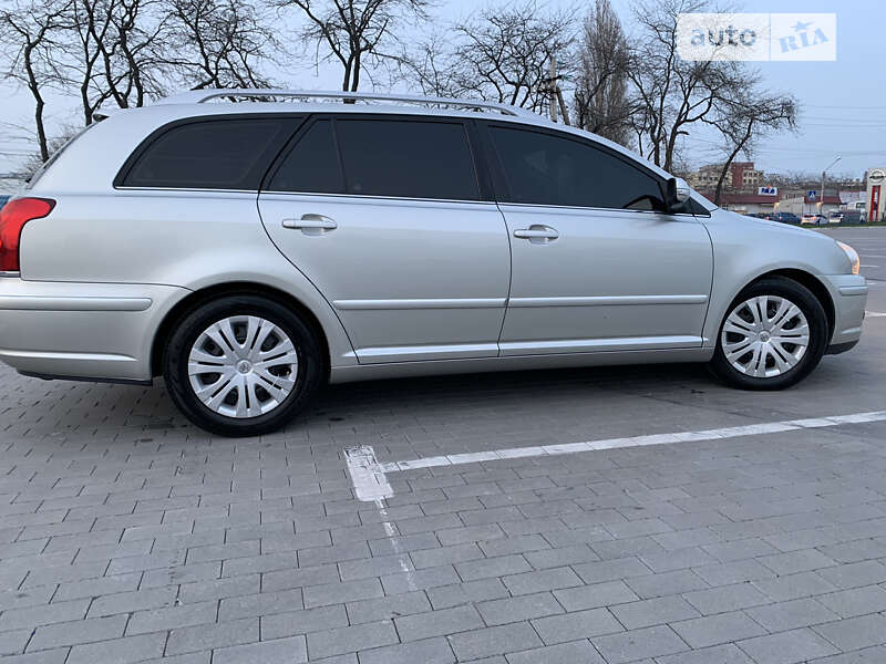 2007 toyota avensis
