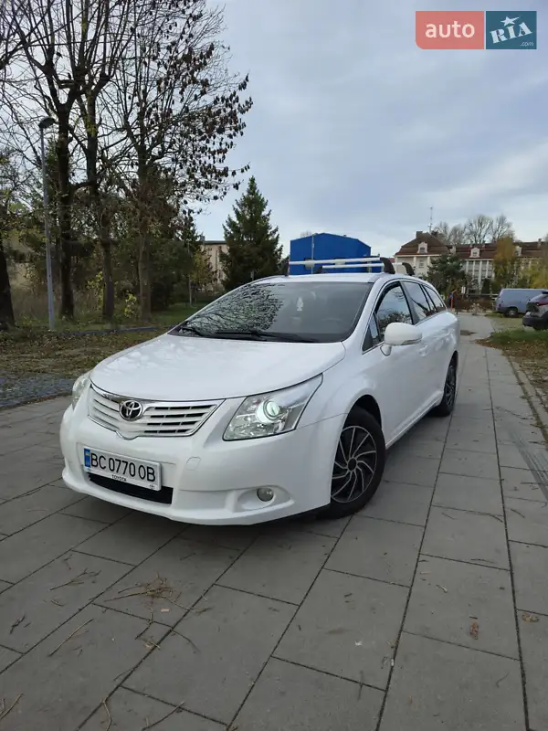 2011 toyota avensis