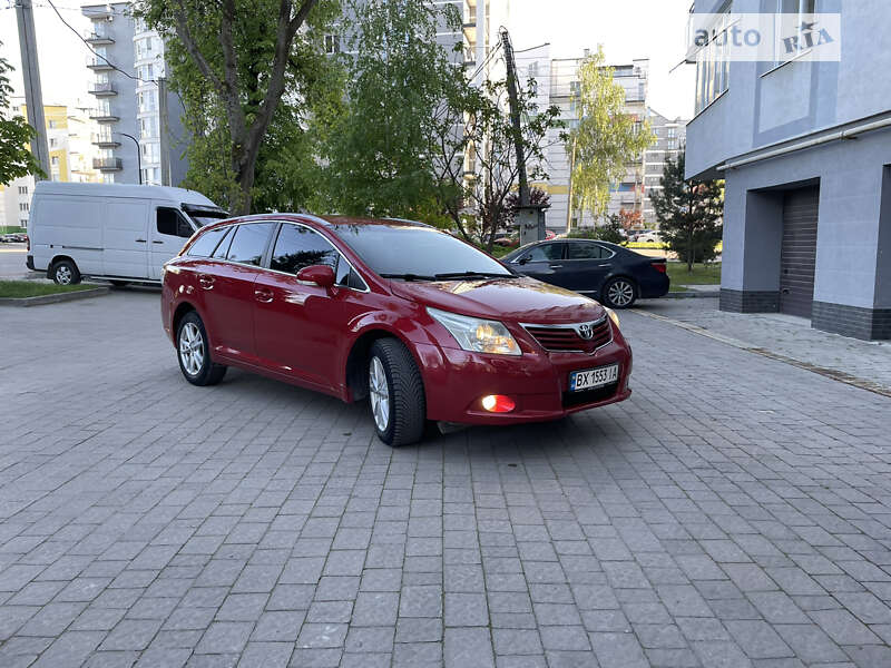 2011 toyota avensis