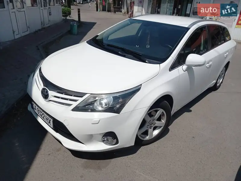 2012 toyota avensis
