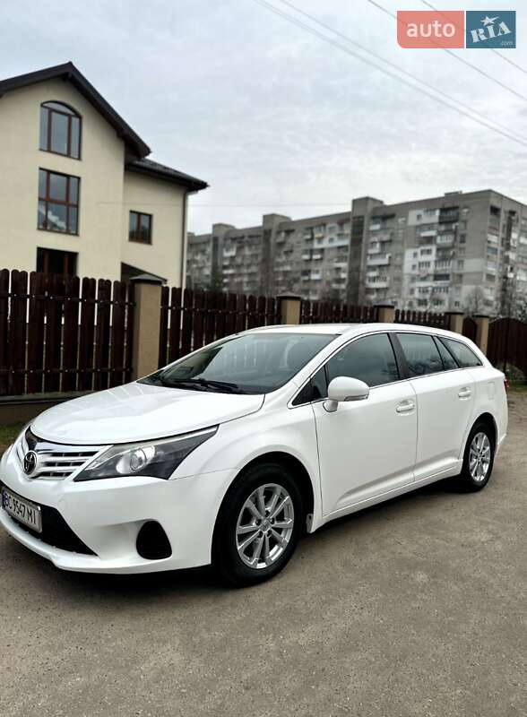 2013 toyota avensis