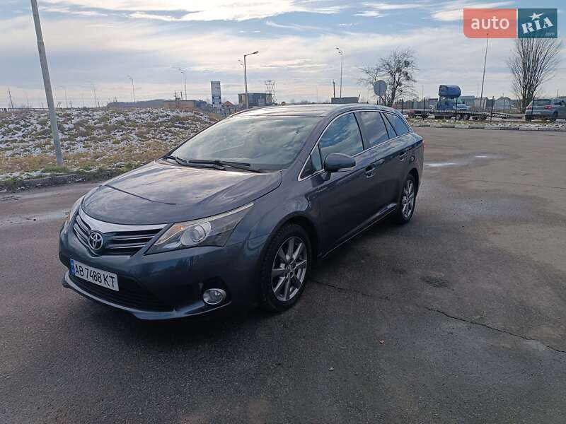 2012 toyota avensis