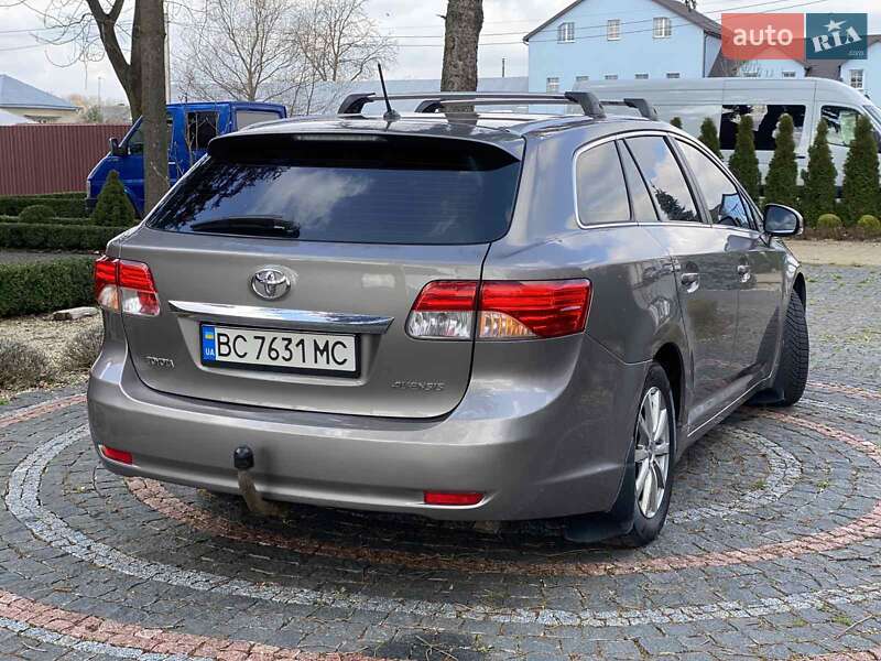 2014 toyota avensis