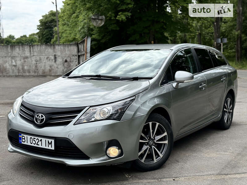 2010 toyota avensis