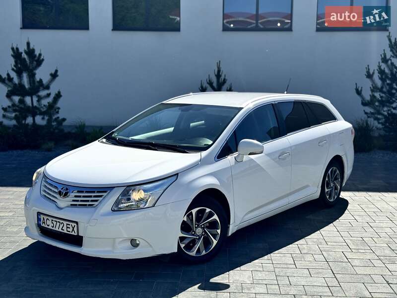 2011 toyota avensis