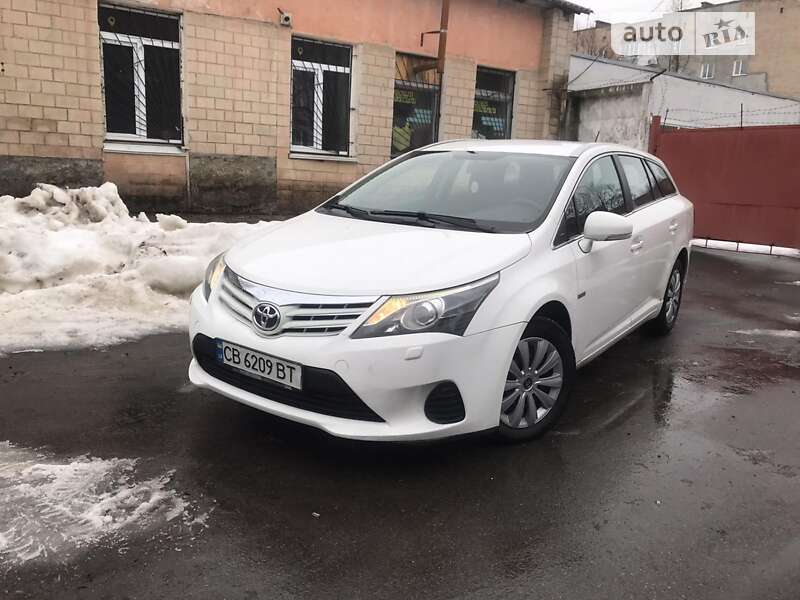 2012 toyota avensis