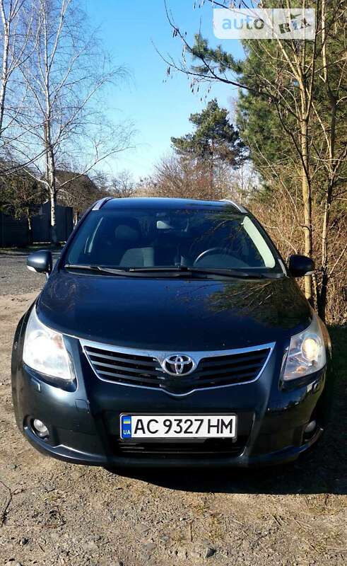 2010 toyota avensis
