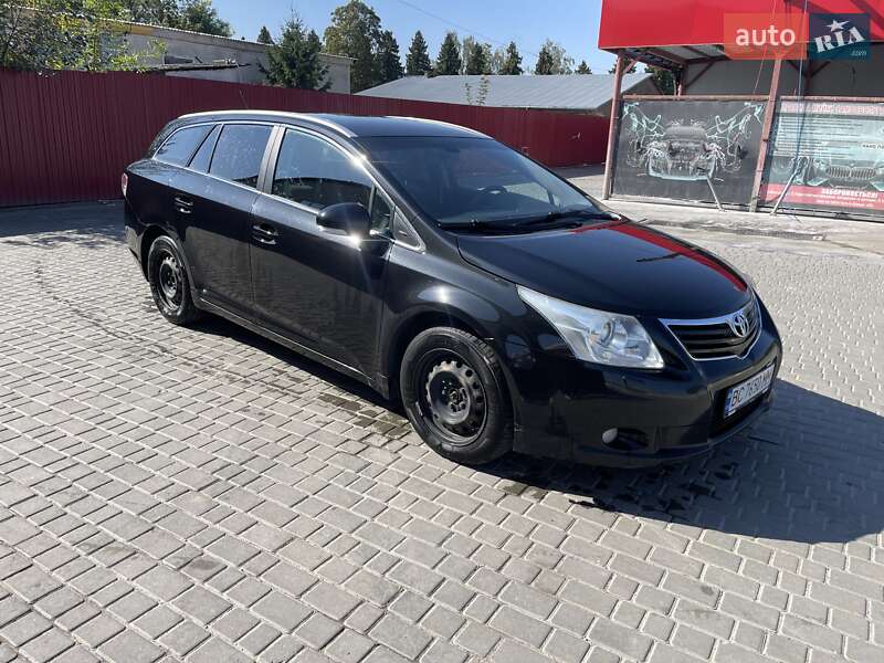 2011 toyota avensis