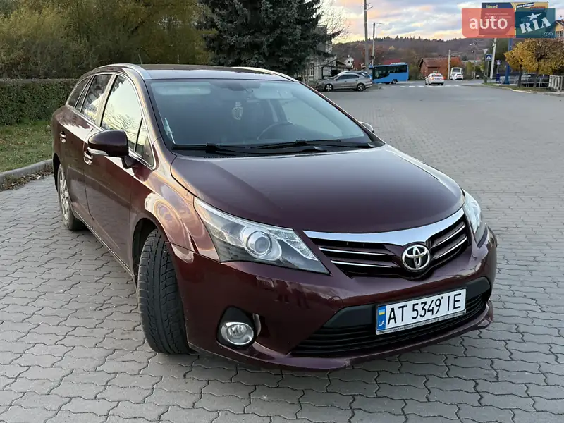 2012 toyota avensis