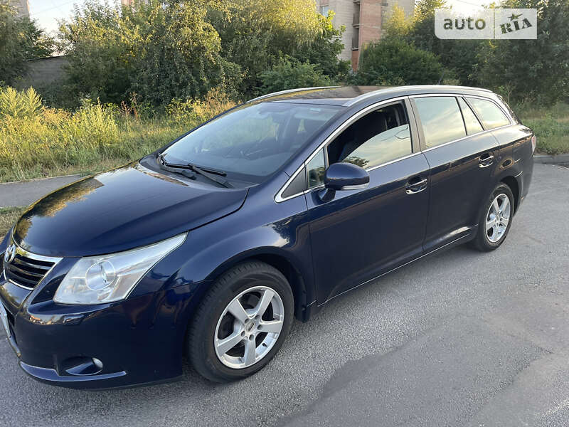 2008 toyota avensis