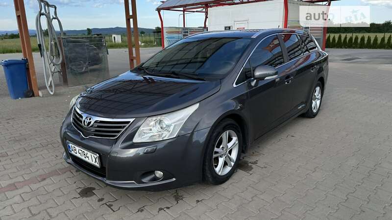 2011 toyota avensis