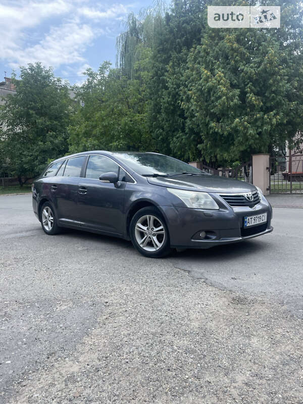 2011 toyota avensis