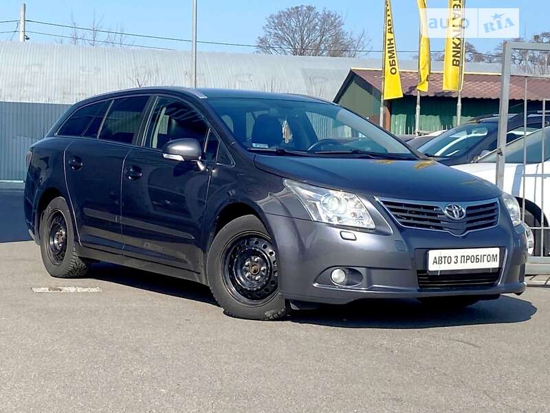 2011 toyota avensis