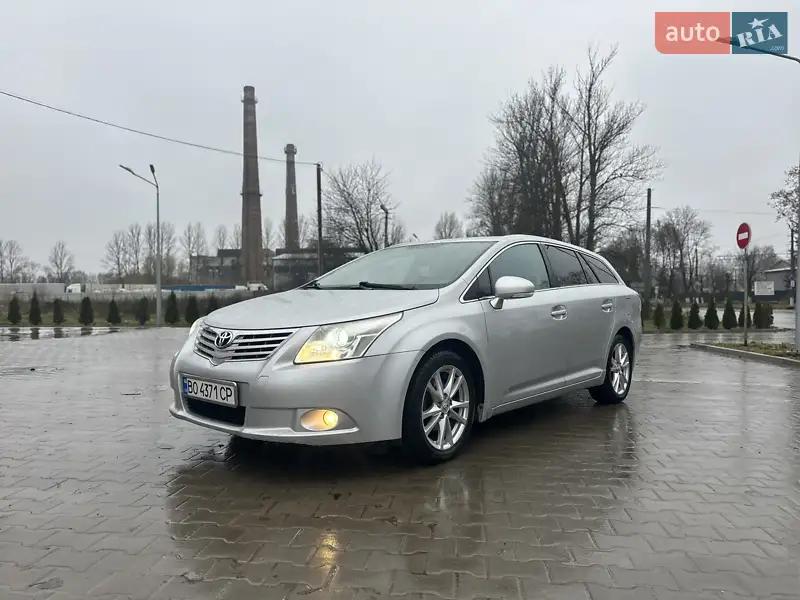 2010 toyota avensis