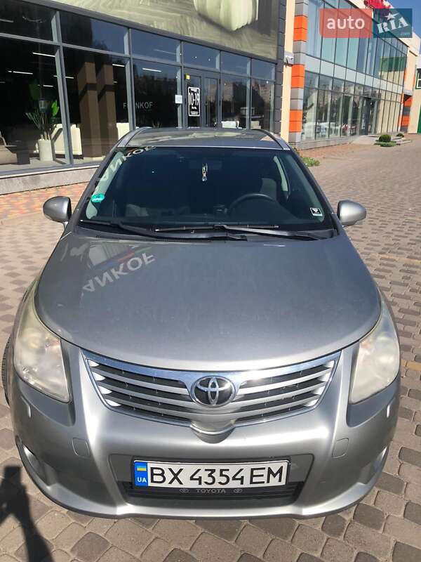 2011 toyota avensis
