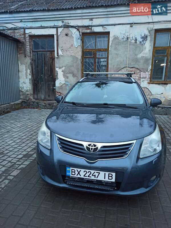 2011 toyota avensis