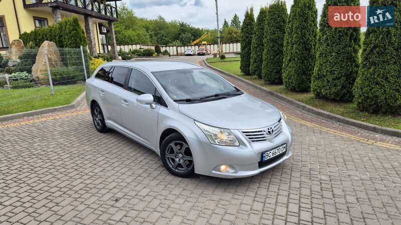 2008 toyota avensis