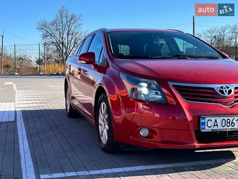 2010 toyota avensis