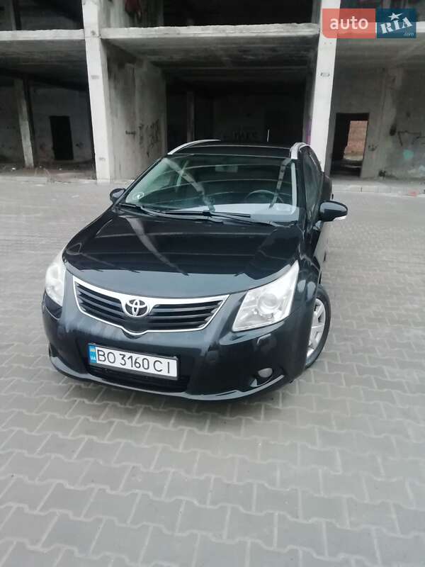 2011 toyota avensis