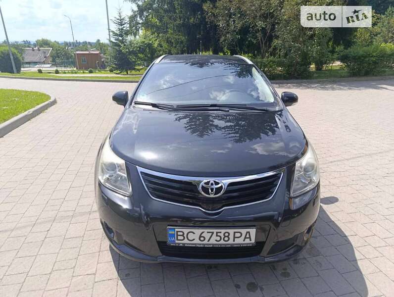 2010 toyota avensis