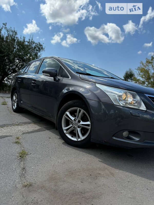 2009 toyota avensis