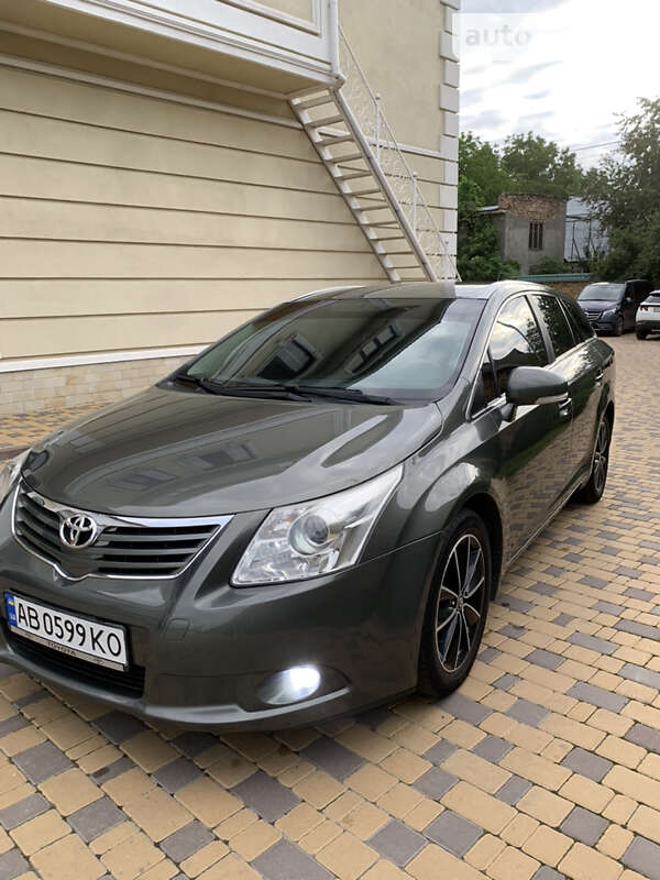 2009 toyota avensis