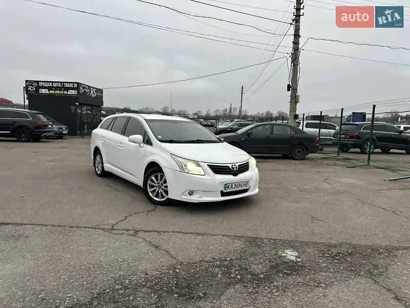 2011 toyota avensis