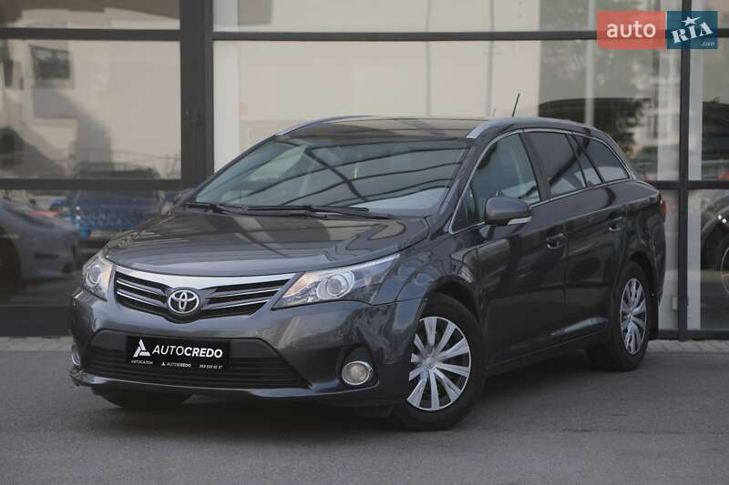 2012 toyota avensis