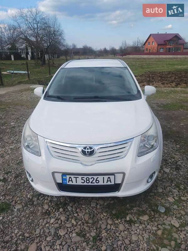 2010 toyota avensis