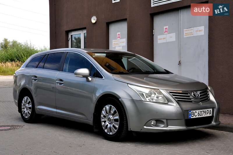2011 toyota avensis