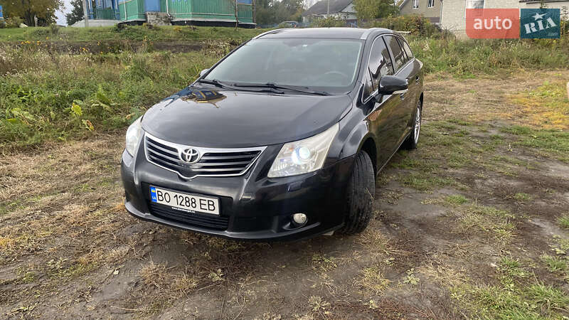 2010 toyota avensis