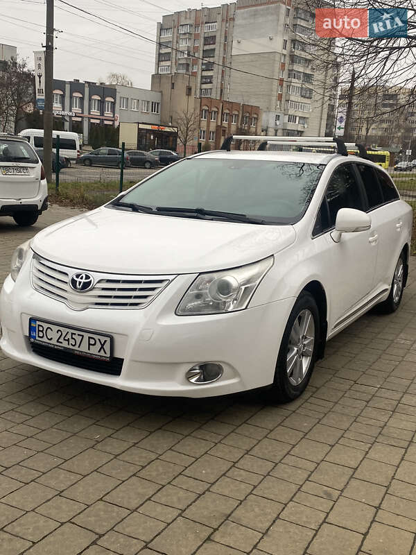 2011 toyota avensis